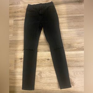 Distressed Urban Outfitter Jeans (size 26)